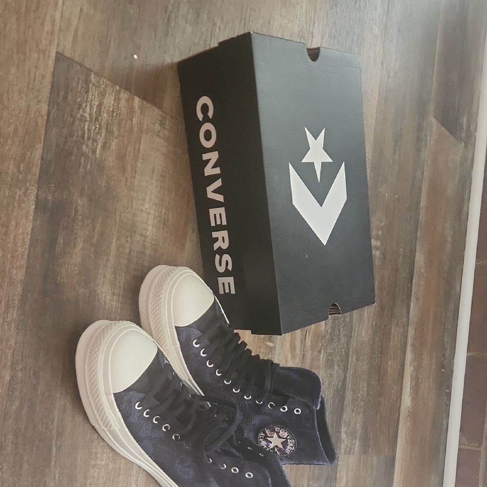 Converse Women's Black Canvas Sneakers